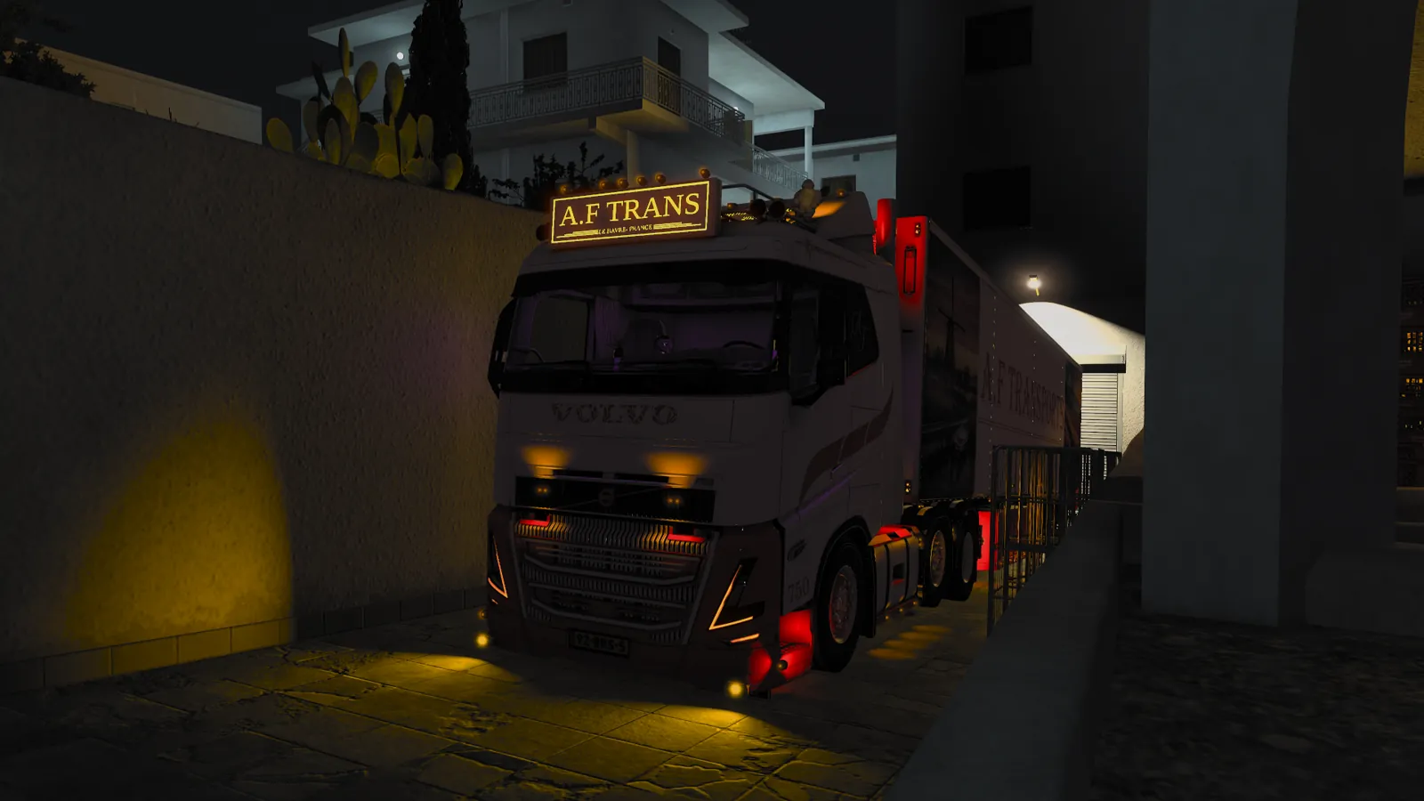 Volvo FH AF Trans de nuit, enseigne de toit allumée